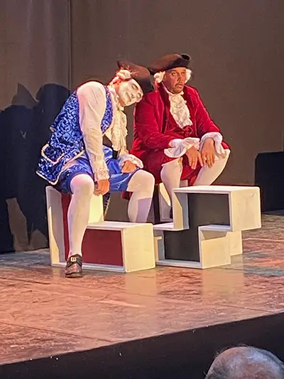 LES MARQUIS